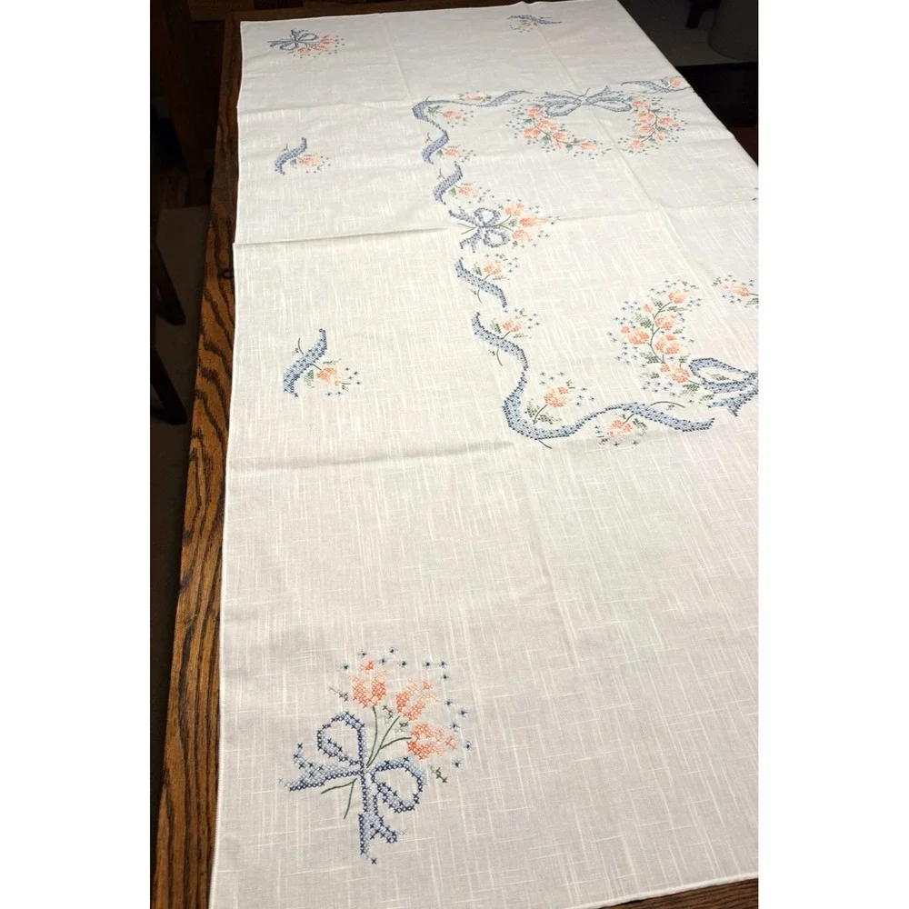 VINTAGE WHITE NEEDLEPOINT TABLECLOTH WITH BLUE / PINK FLORAL DESIGN - 68